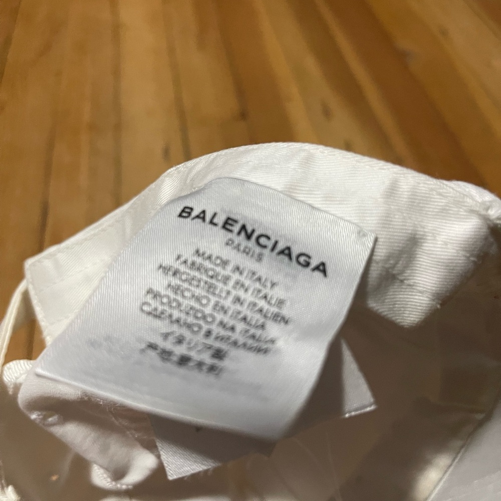 Balenciaga White Cap - Picture 3 of 5